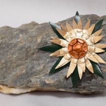 Briefbeschwerer braun